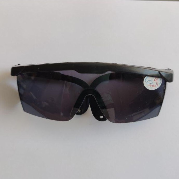 عینک آزمایشگاهی دودی UV